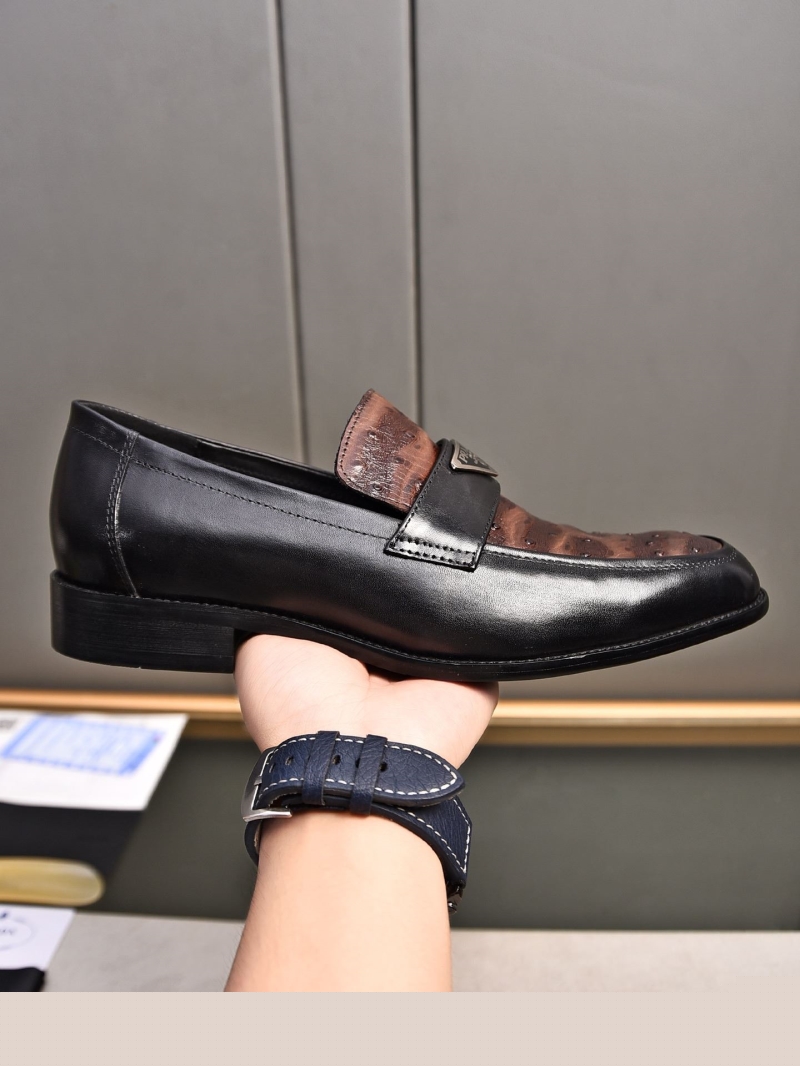 Pra*a leather shoes